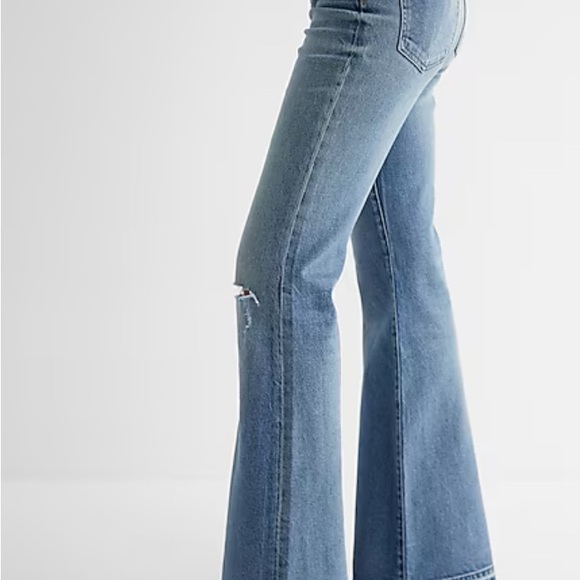 NWT EXPRESS Ladies Mid Rise Medium Wash Raw Drop Hem '70s Flare Jeans 12R - Picture 3 of 7